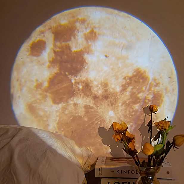 Mini proyector de la luna y el planeta Tierra. Curiosite