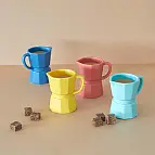 Set de tazas de café con forma de cafetera