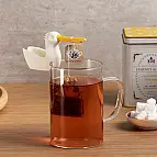 Este pelícano sostendrá tu bolsita de té