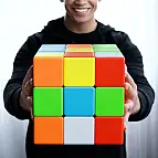 Cubo rompecabezas gigante