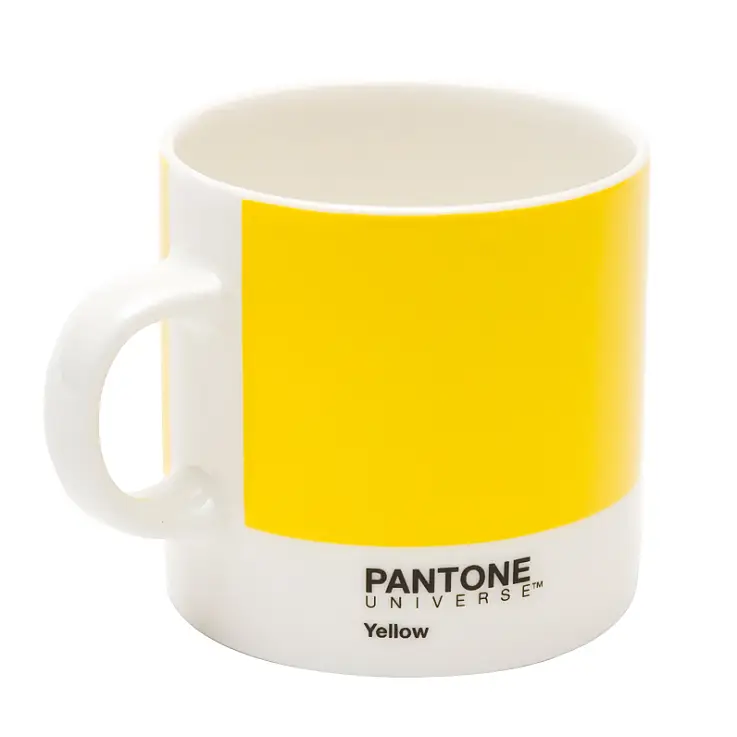 La taza en amarillo