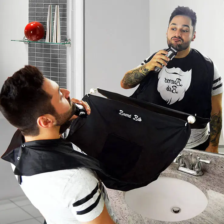 Con Beard Bib se acabaron los pelitos en el baño