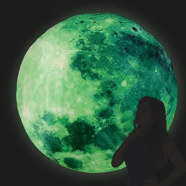 Pon una luna gigante en casa