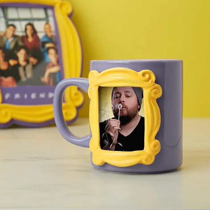 La taza de Friends con marco para poner fotos