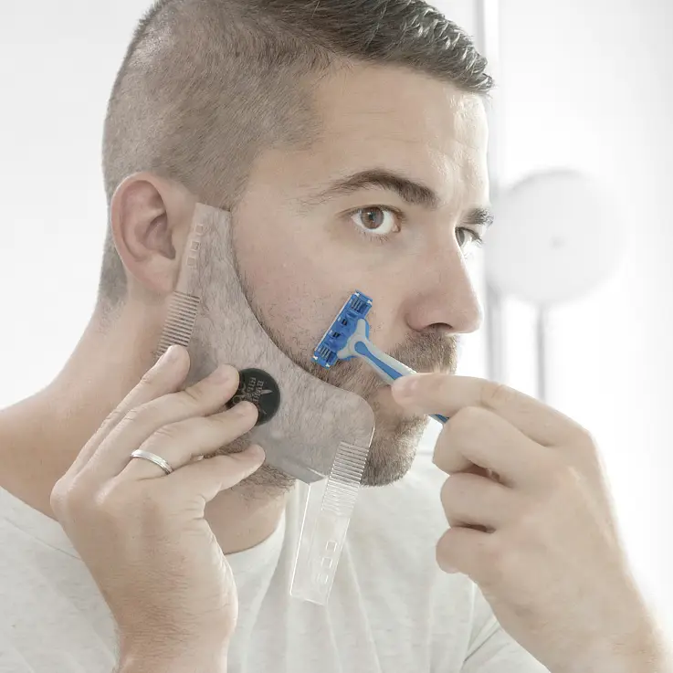 Una práctica plantilla para afeitado de la barba