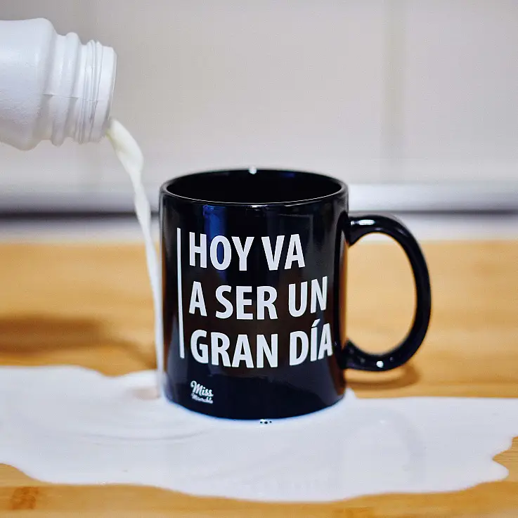 Una taza con mensaje positivo...¿o no?