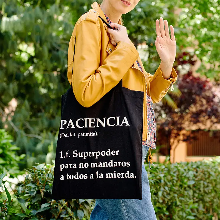 Si la paciencia es tu superpoder, esta es tu tote bag