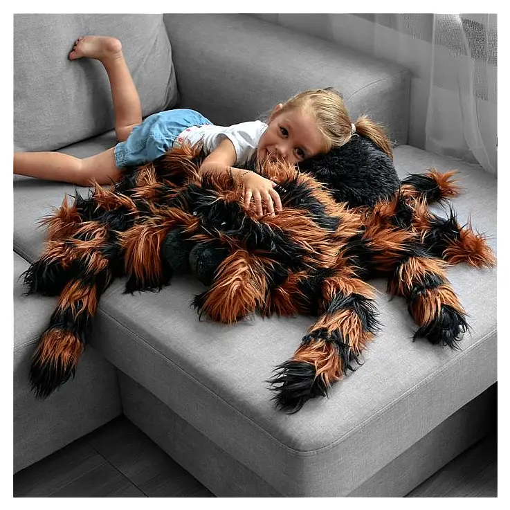 Peluche gigante en forma de tarántula